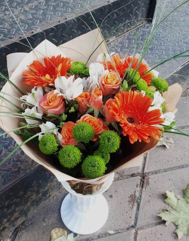 Букет цветов из: Герберы, Хризантемы, Альстромерии и Розы в Поречье