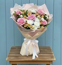 Букет цветов из:  Гвоздики, Орхидеи и Розы в Поречье
