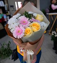 Букет цветов из:  Герберы, Розы и Хризантемы в Поречье