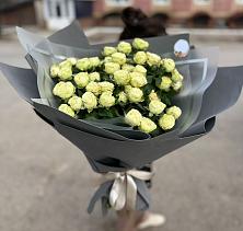 Букет Белые кустовые розы Солинеро в Поречье