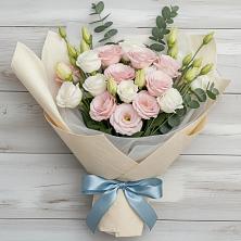Букет цветов из:  Лизиантусы в Поречье