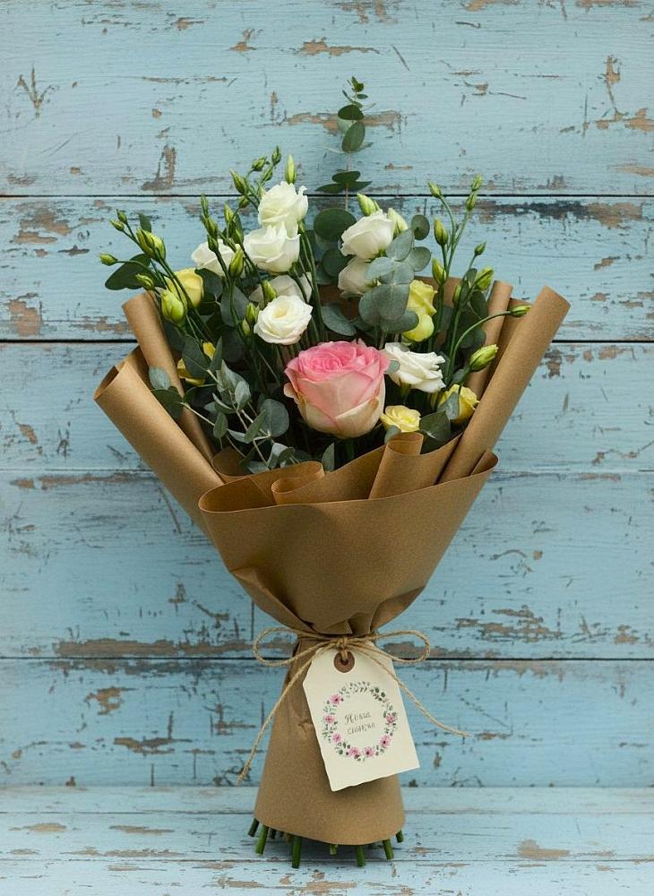 Букет цветов из: Розы и Лизиантусы в Поречье