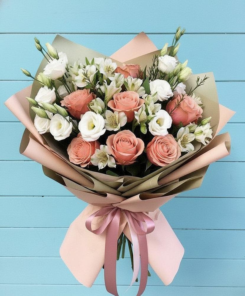 Букет цветов из: Розы, Альстромерии и Лизиантусы в Поречье