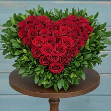 Цветочная композиция из Розы в виде сердца в Поречье