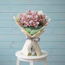Букет цветов из:  Орхидеи и Розы в Поречье