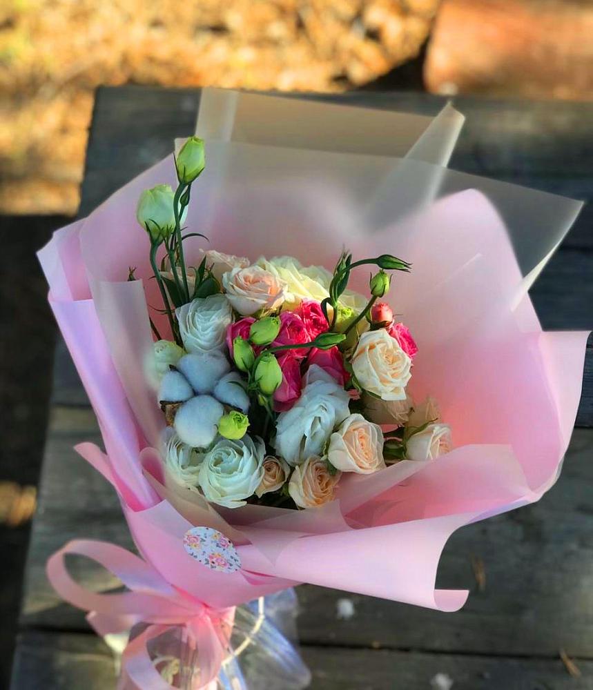 Букет цветов из: Розы и Лизиантусы в Поречье