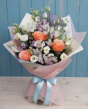 Букет цветов из:  Лизиантусы, Розы, Альстромерии и Гипсофила в Поречье