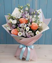 Букет цветов из:  Лизиантусы, Розы, Альстромерии и Гипсофила в Поречье