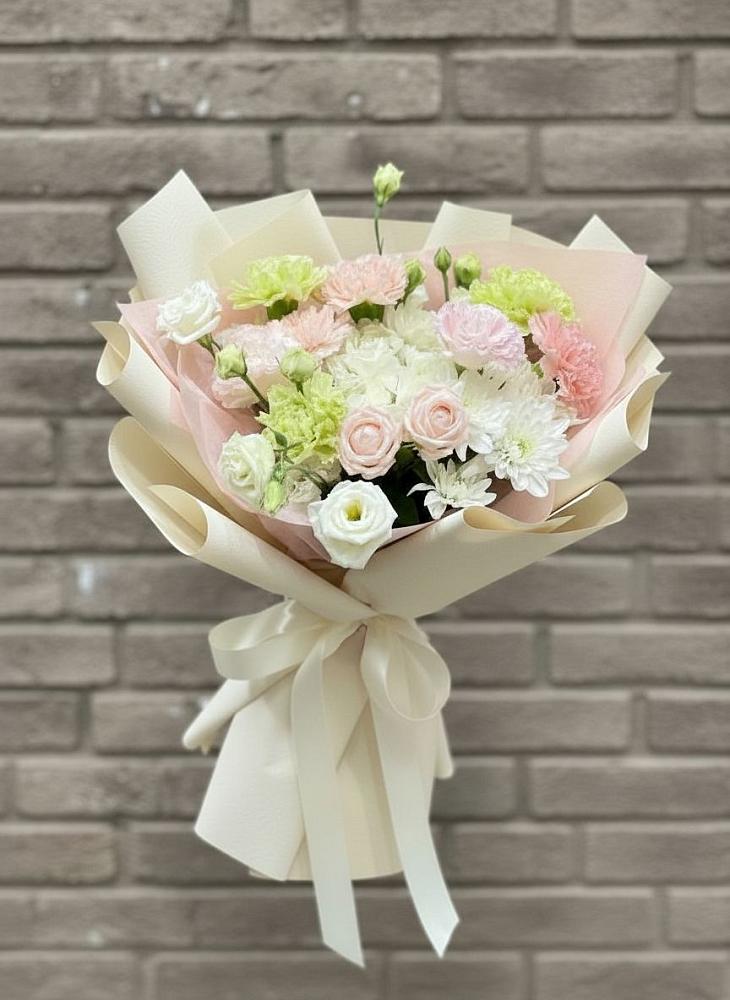 Букет цветов из: Гвоздики, Розы, Лизиантусы и Хризантемы в Поречье