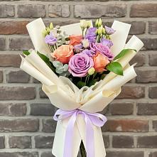 Букет цветов из:  Лизиантусы и Розы в Поречье