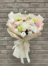 Букет цветов из:  Гвоздики, Розы, Лизиантусы и Хризантемы в Поречье