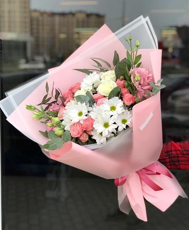 Букет цветов из: Розы, Лизиантусы и Хризантемы в Поречье