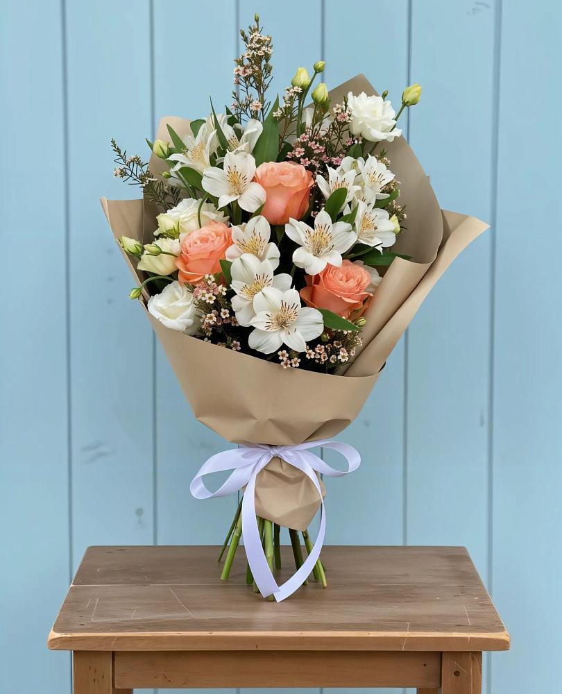 Букет цветов из: Альстромерии, Лизиантусы, Розы и Хризантемы в Поречье