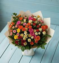 Букет Микс из разноцветных кустовых роз в Поречье